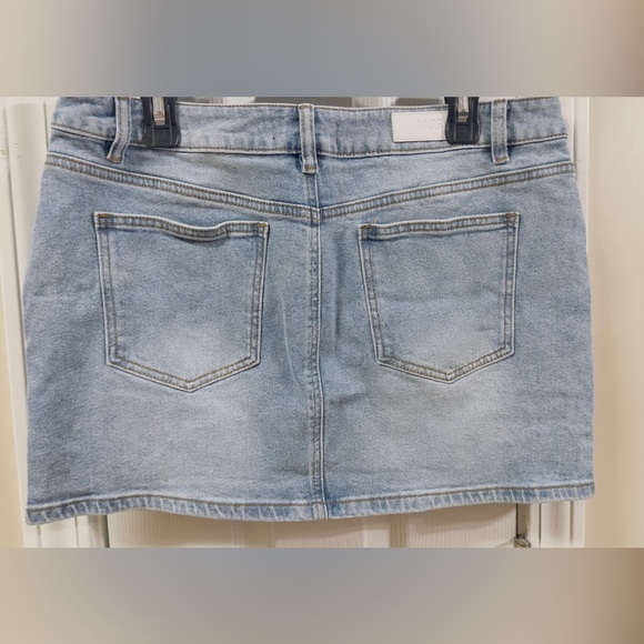 AKIRA Embellished Light Blue Denim Mini Skirt. (Mix25) - Picture 4 of 4